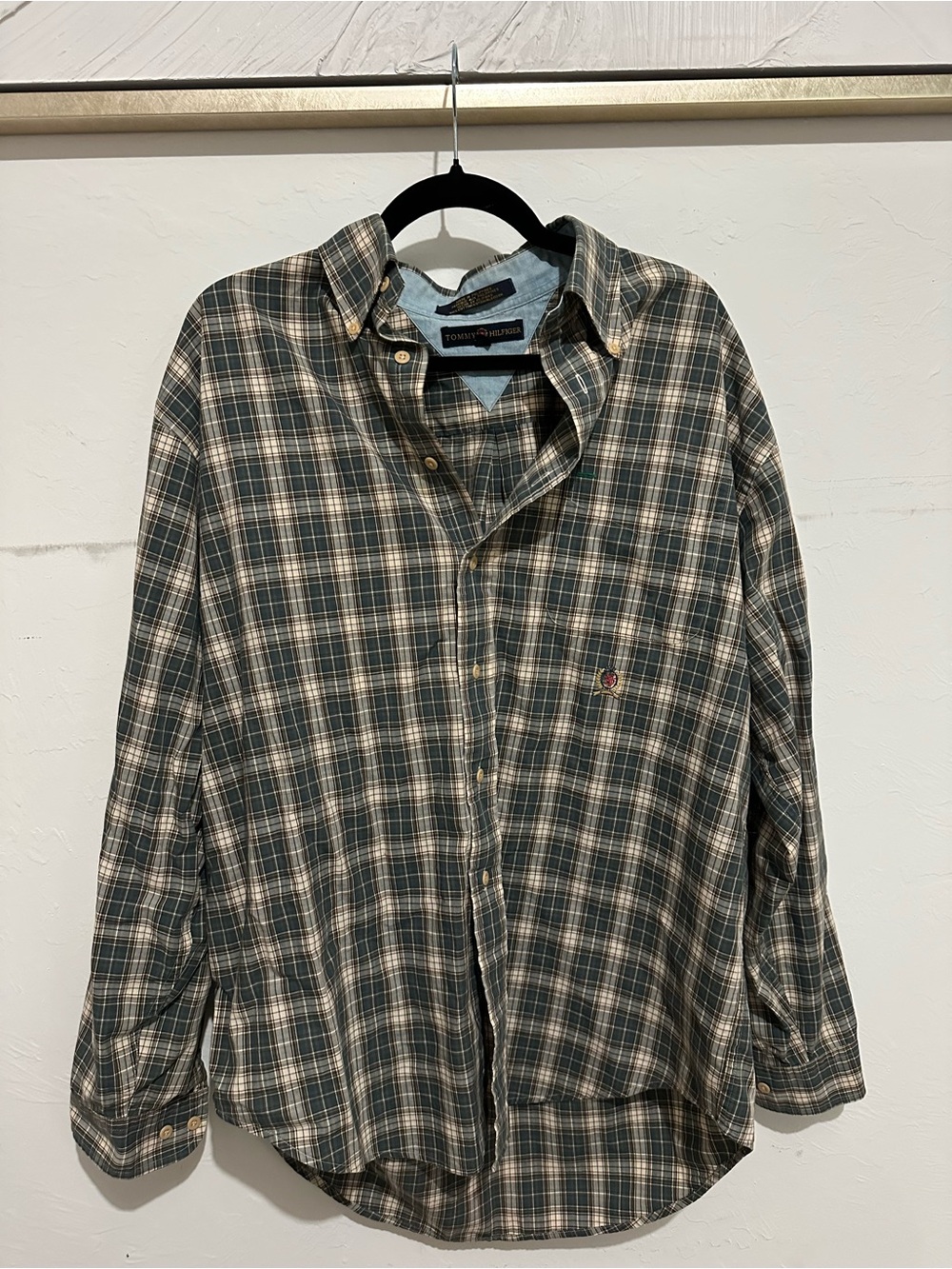 Tommy Hilfiger Men's Plaid Button-Up Shirt